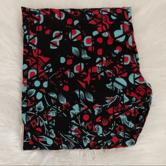 LulaRoe NWOT OS Floral Leggings Black Background